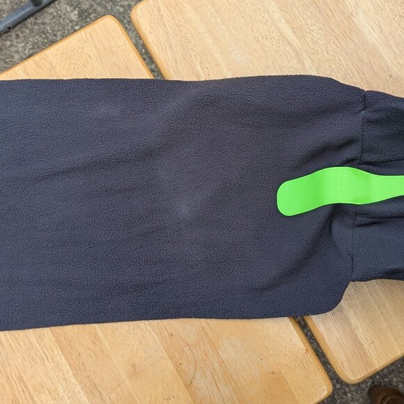 Trtl travel neck pillow in gray - Picture 3 of 3